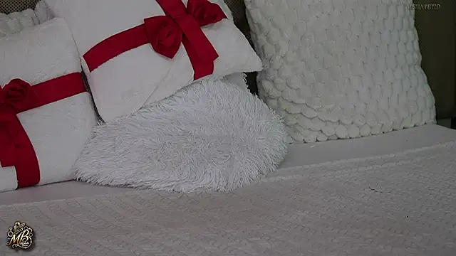 Mishelle-Brizo's cam snapshot