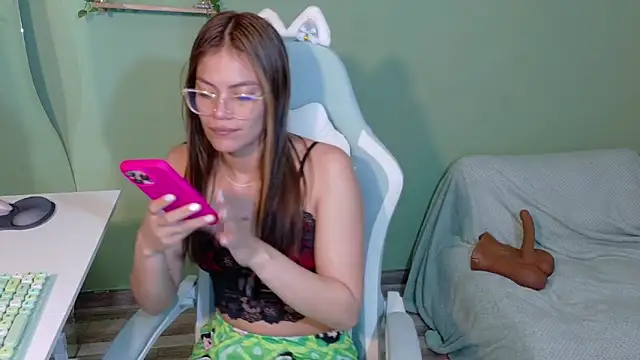 Emerald_Sparkles_'s cam snapshot