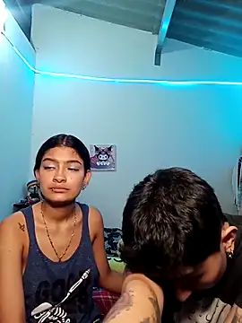 Mei_and_Gaby's cam snapshot