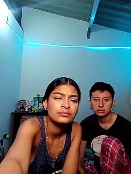 Mei_and_Gaby's cam snapshot