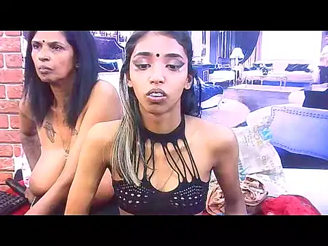 IndianSexySlender live sex cam