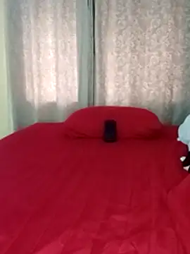 Luciouslips00's cam snapshot