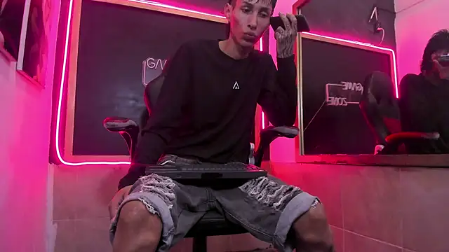 Daniel_Deluc77 live sex cam