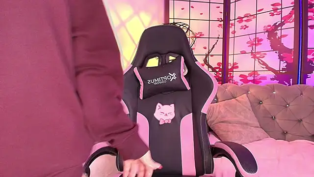 Fluffy_Bubble21's cam snapshot