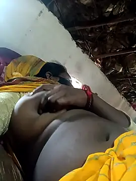 Devi_Chatterjee's cam snapshot