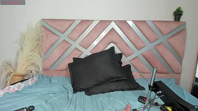 sophie_blake__'s cam snapshot