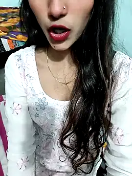 Yours-Zeenat's cam snapshot