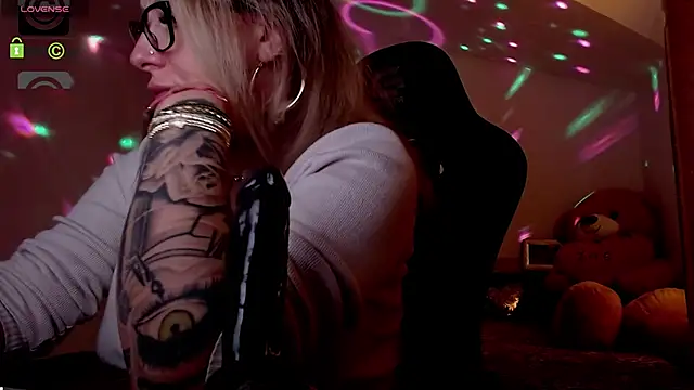 SonyaDevon's cam snapshot