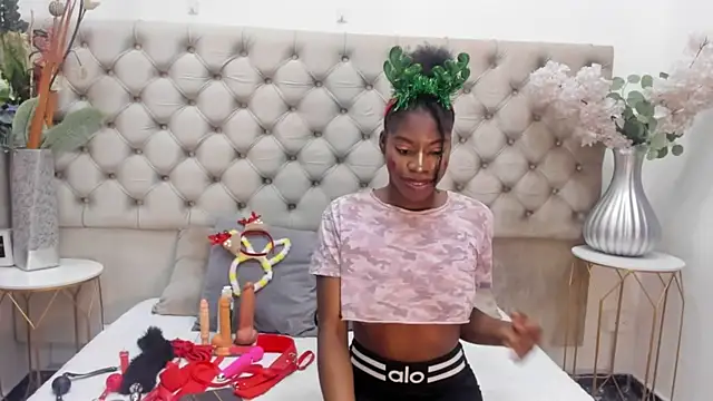 NalaRoux's cam snapshot