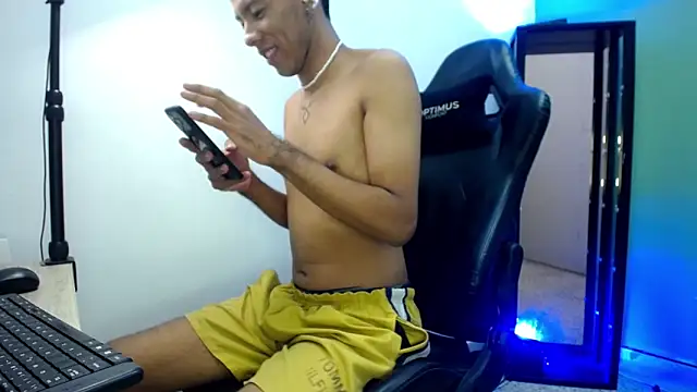 Tupac_D's cam snapshot