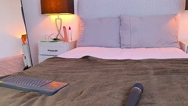 azaria_w's cam snapshot