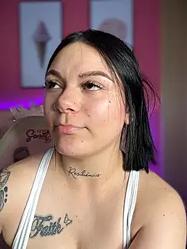 Megaan__More's cam snapshot