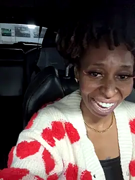 LeyaHoneybuns live sex cam