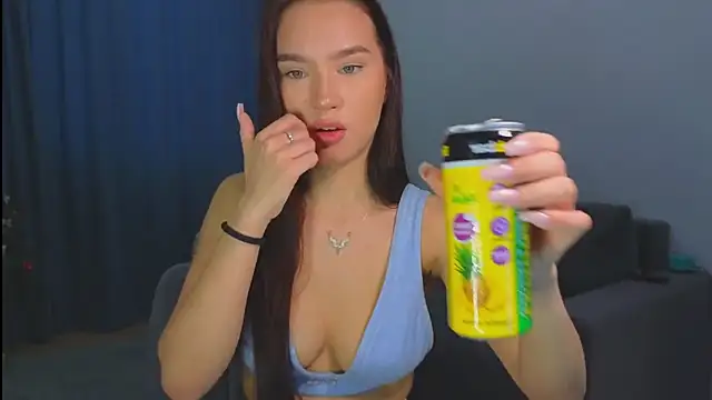 EmiDroll's cam snapshot