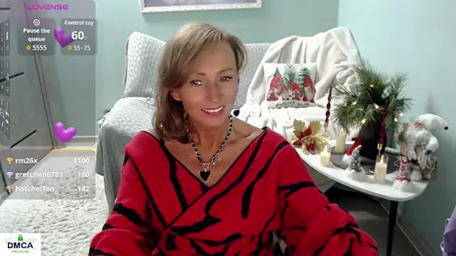 HornyMilf_777 live sex cam