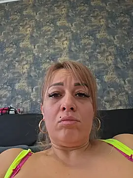 RuxyHuge42ETT live sex cam