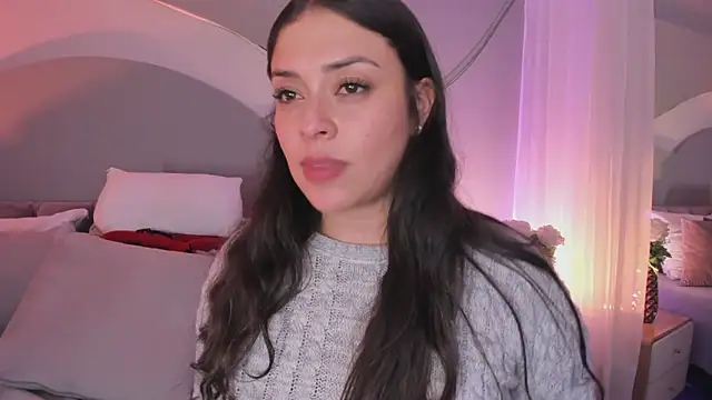 Nicolle_W's cam snapshot