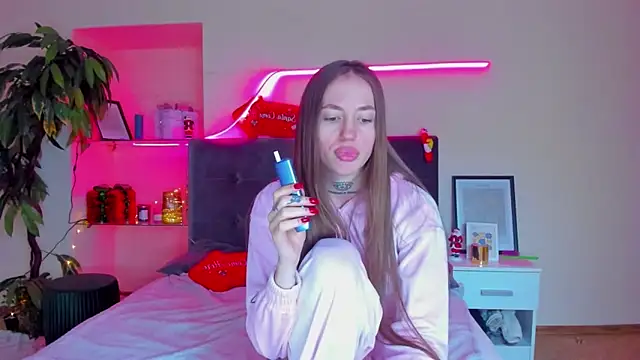 AdrianaCult's cam snapshot