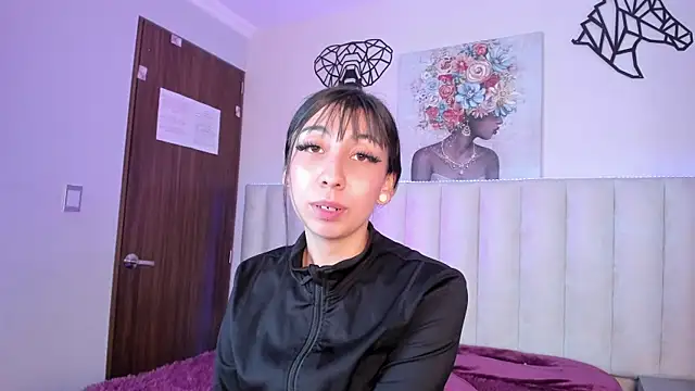 Isabella_Crofts's cam snapshot