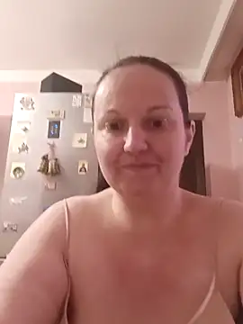 BustyLadyAlma live sex cam