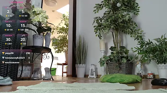 Squirtmania live sex cam