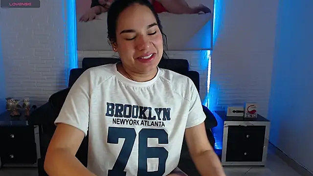 Lolitta_xxx's cam snapshot