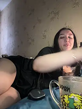 Naughtbaby_2025's cam snapshot