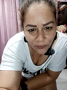 SluttyMilf79 live sex cam