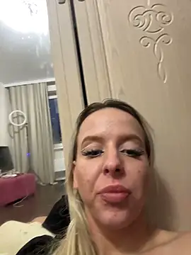 LikaCat live sex cam