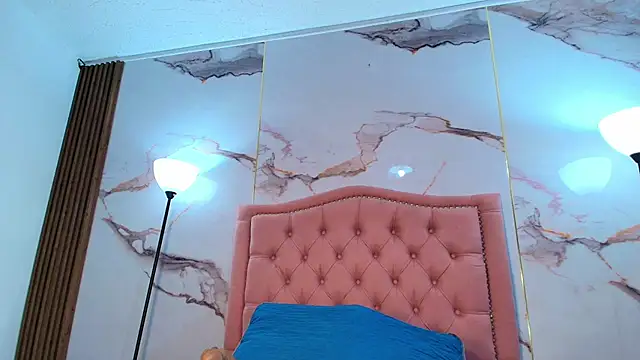 AlyaThompson's cam snapshot