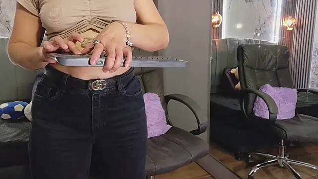 Cloe16_'s cam snapshot