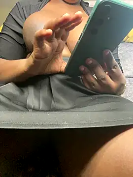 Miss_aerola's cam snapshot