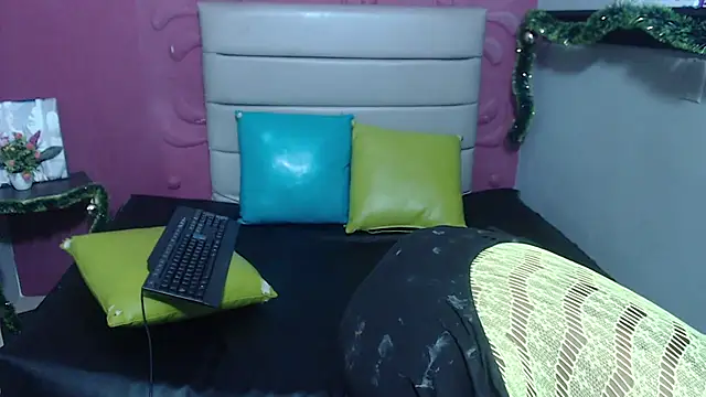 Charlotte_colliins's cam snapshot