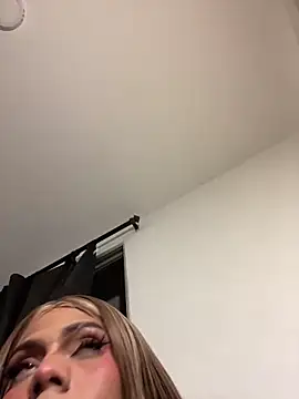 Flora_Minx's cam snapshot