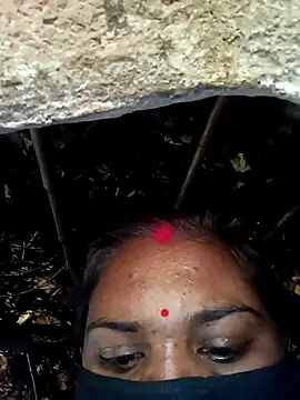 Devi_Chatterjee's cam snapshot