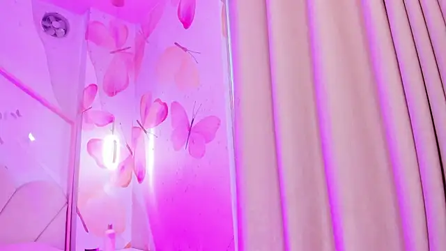 Megan_cute4u's cam snapshot