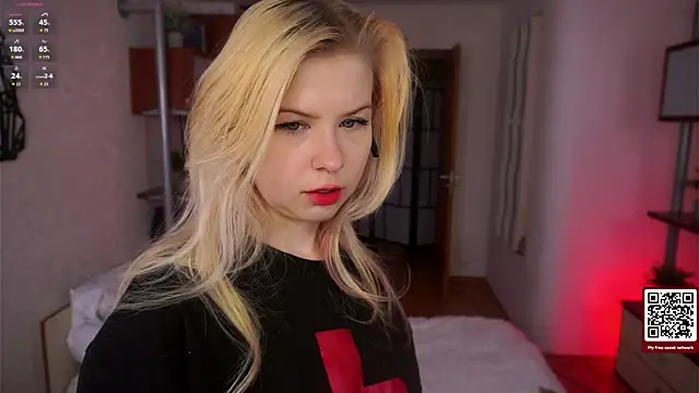 LynetHakes live sex cam