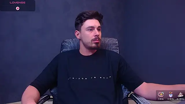 EnzoRace live sex cam