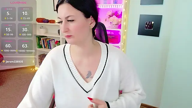 BrianaJoy live sex cam