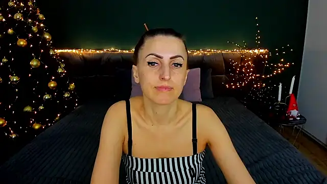 Rebecca_Diamond's cam snapshot