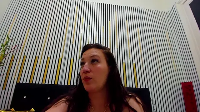 VanessaSquirtt live sex cam