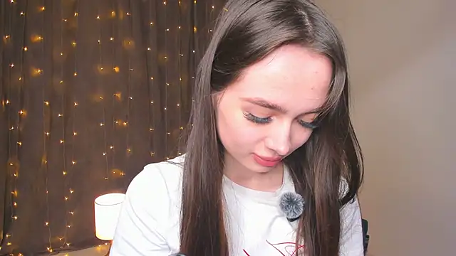 YvonneRobes live sex cam