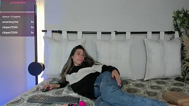 Rachell_criss's cam snapshot