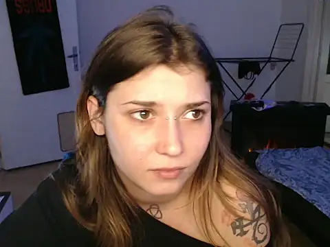 AlienforTwenty's cam snapshot