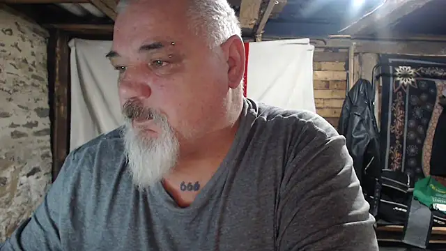 Newfiesausage1972 live sex cam