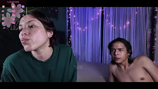 YaraLeon live sex cam