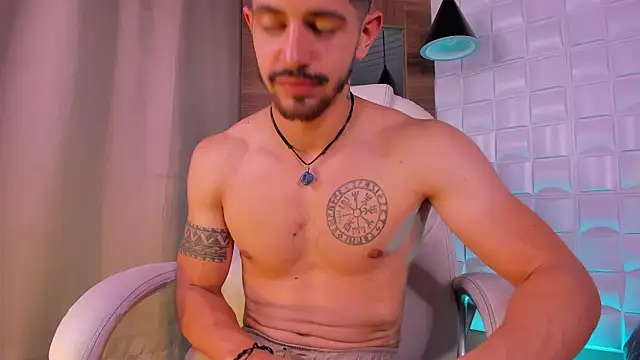AlejandroStormm live sex cam