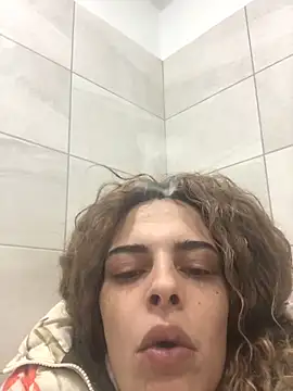 WhiTEChocOlaTE23's cam snapshot