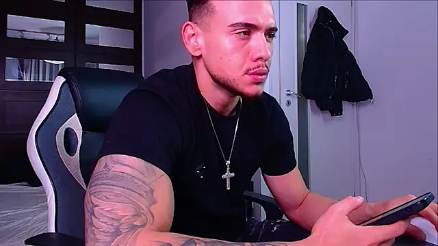 ElijahThorne's cam snapshot