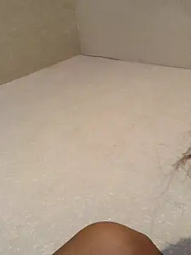 WhiTEChocOlaTE23's cam snapshot